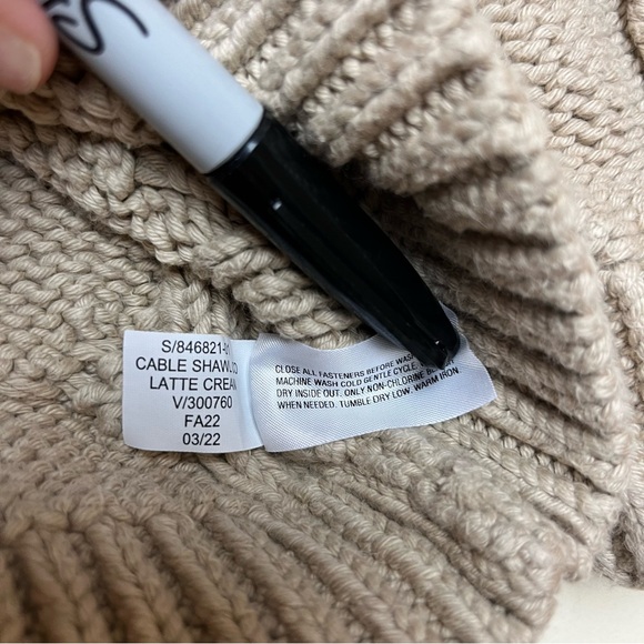 Banana Republic CABLE-KNIT CARDIGAN FOR BABY latte cream - Picture 3 of 6